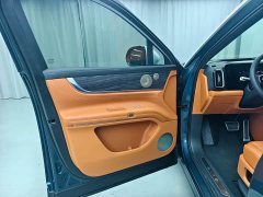 AITO M9 Extended Range Ultra 42kWh 6-Seater - ფოტო 7