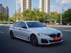 BMW 5 Series 530Li Luxury M Sport Package - ფოტო 2