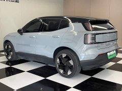 Volvo EX30 Rear-Wheel Drive Long Range Plus - ფოტო 7