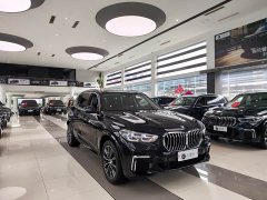 BMW X5 2022 xDrive 30Li Luxury M Sport Package - ფოტო 3
