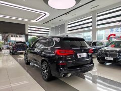 BMW X5 2022 xDrive 30Li Luxury M Sport Package - ფოტო 4
