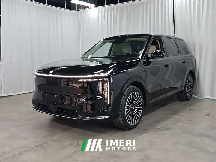 IM Motors Zhiji LS8 52 Max Tech Flagship 5-Seater