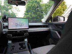 Toyota RAV4 Dual Engine 2.0L FWD Luxury - ფოტო 20