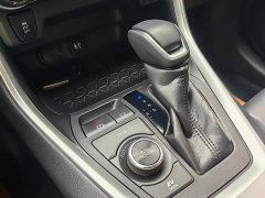 Toyota Venza 2020 Hybrid 2.5L E-CVT AWD Luxury - ფოტო 18