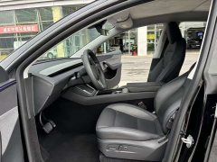 Tesla Model Y Rear-Wheel Drive - ფოტო 7