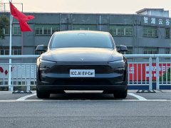 Tesla Model Y Rear-Wheel Drive - ფოტო 2
