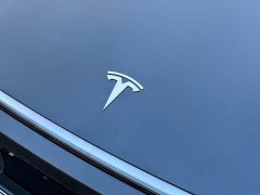 Tesla Model Y Rear-Wheel Drive - ფოტო 5