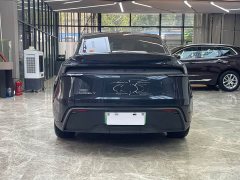 Tesla Model Y Rear-Wheel Drive - ფოტო 6