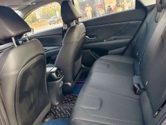 Hyundai Elantra 1.5L CVT Luxury - ფოტო 14