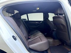 BMW 5 Series 525Li M Sport Package - ფოტო 13