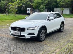 Volvo V90 Cross Country B5 AWD Intelligent Remote Edition - ფოტო 1