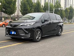 Toyota Sienna 2.5L Hybrid AWD Premium - ფოტო 1