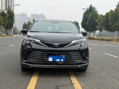 Toyota Sienna 2.5L Hybrid AWD Premium - ფოტო 2