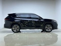 Toyota Crown Venza 2.5L HEV AWD Luxury - ფოტო 8