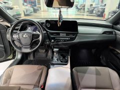 Lexus ES 200 Excellence Edition - ფოტო 10