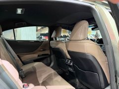 Lexus ES 200 Excellence Edition - ფოტო 12