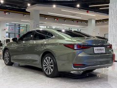 Lexus ES 200 Excellence Edition - ფოტო 14