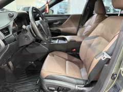 Lexus ES 200 Excellence Edition - ფოტო 4
