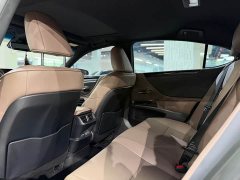 Lexus ES 200 Excellence Edition - ფოტო 7