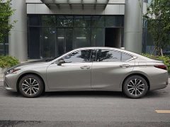 Lexus ES 200 Premium Edition - ფოტო 4