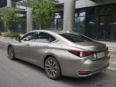 Lexus ES 200 Premium Edition - ფოტო 5