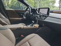 Lexus ES 200 Premium Edition - ფოტო 9
