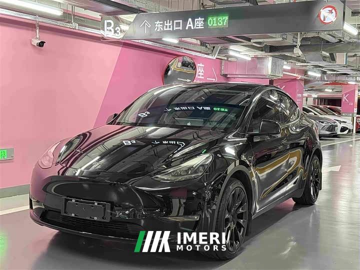 Tesla Model Y Long Range All-Wheel Drive