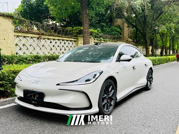 IM Motors Zhiji L6 Max Standard Edition