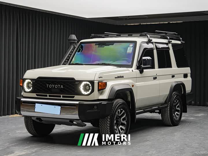 Toyota Land Cruiser (Imported) LC76 2.8T Diesel