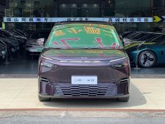 XPeng X9 Pure Electric 740 Extended Range Max - ფოტო 3