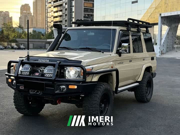 Toyota Land Cruiser (Imported) LC76 4.0L Manual