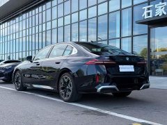 BMW 5 Series 530Li Luxury M Sport Package - ფოტო 14