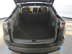 Tesla Model Y Long Range All-Wheel Drive - ფოტო 4