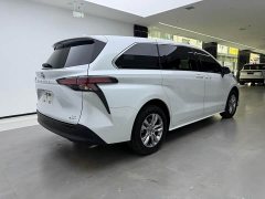 Toyota Sienna 2.5L Hybrid Comfort Edition - ფოტო 2