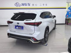 Toyota Crown Venza 2021 2.5L HEV AWD Elite - ფოტო 3