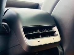 Tesla Model Y Rear-Wheel Drive - ფოტო 11