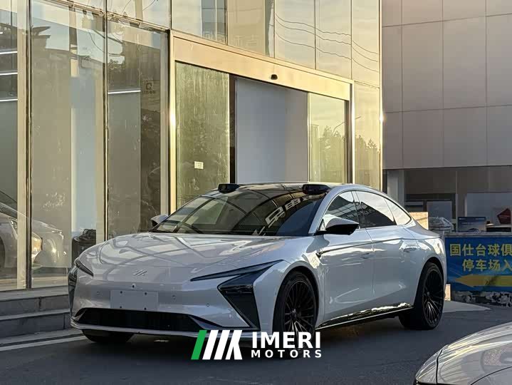 IM Motors Zhiji L7 Dynamic