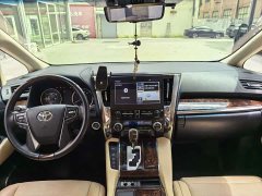 Toyota Alphard 2021 Hybrid 2.5L Luxury - ფოტო 13