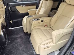 Toyota Alphard 2021 Hybrid 2.5L Luxury - ფოტო 15