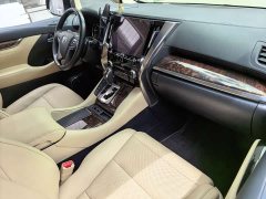 Toyota Alphard 2021 Hybrid 2.5L Luxury - ფოტო 16
