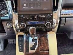 Toyota Alphard 2021 Hybrid 2.5L Luxury - ფოტო 8