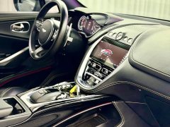 Aston Martin DBX 3.0T Straight-Six - ფოტო 12