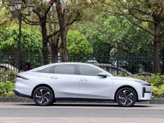 Geely Galaxy L6 EM-i 140km Starship Edition - ფოტო 3