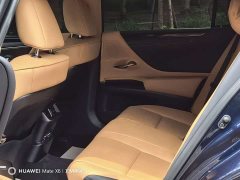 Lexus ES 300h Excellence - ფოტო 20