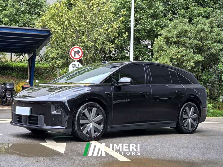 Li Auto i6 Four-Wheel Drive Standard Edition - ავტომობილი ჩინეთიდან