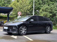 Li Auto i6 Four-Wheel Drive Standard Edition - ფოტო 1