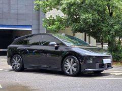 Li Auto i6 Four-Wheel Drive Standard Edition - ფოტო 3