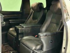 Toyota Alphard 2021 Hybrid 2.5L Premium Edition - ფოტო 11