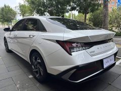Hyundai Elantra 1.5L CVT Luxury - ფოტო 4