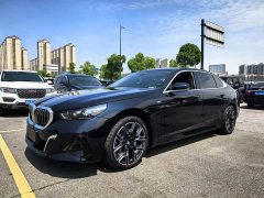 BMW 5 Series 530Li Luxury M Sport Package - фото 1